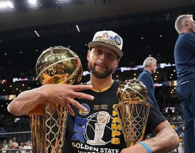 库里专访：73胜丢冠是很好的教训；杜兰特两次FMVP当之无愧